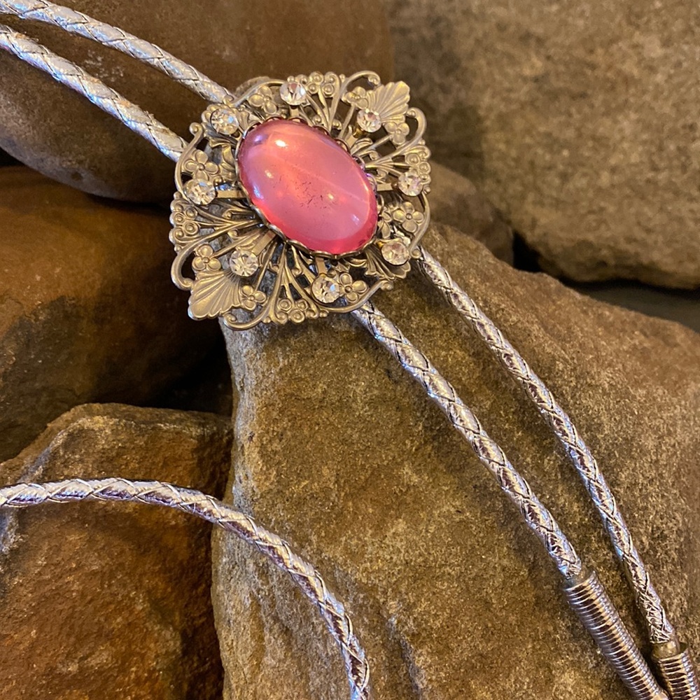Women’s neck tie